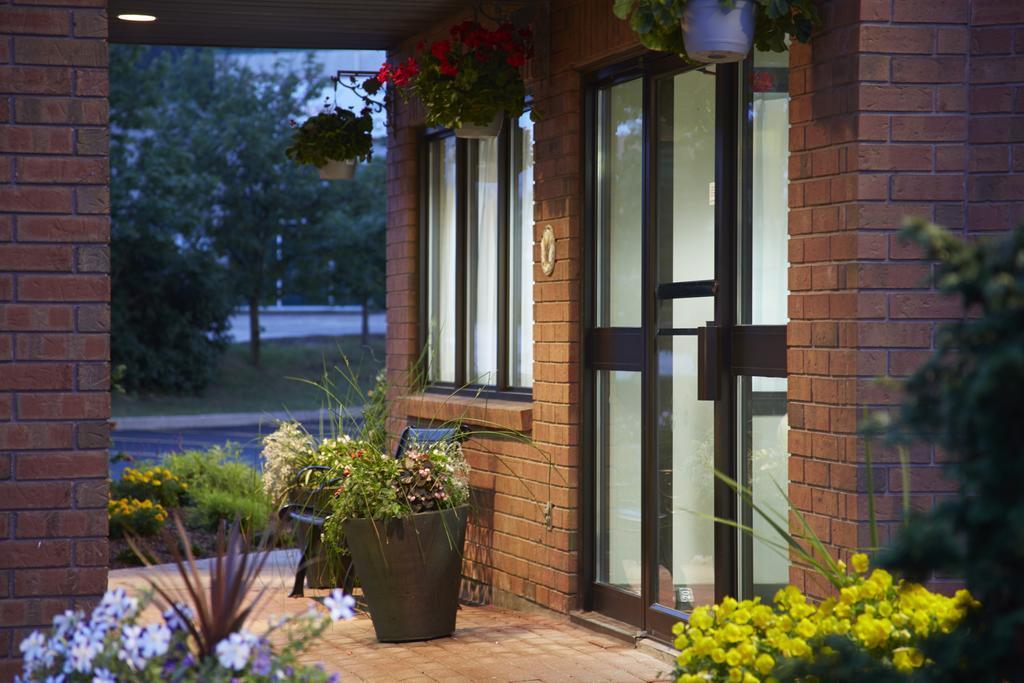 Comfort Inn Ривьер-дю-Лу Экстерьер фото