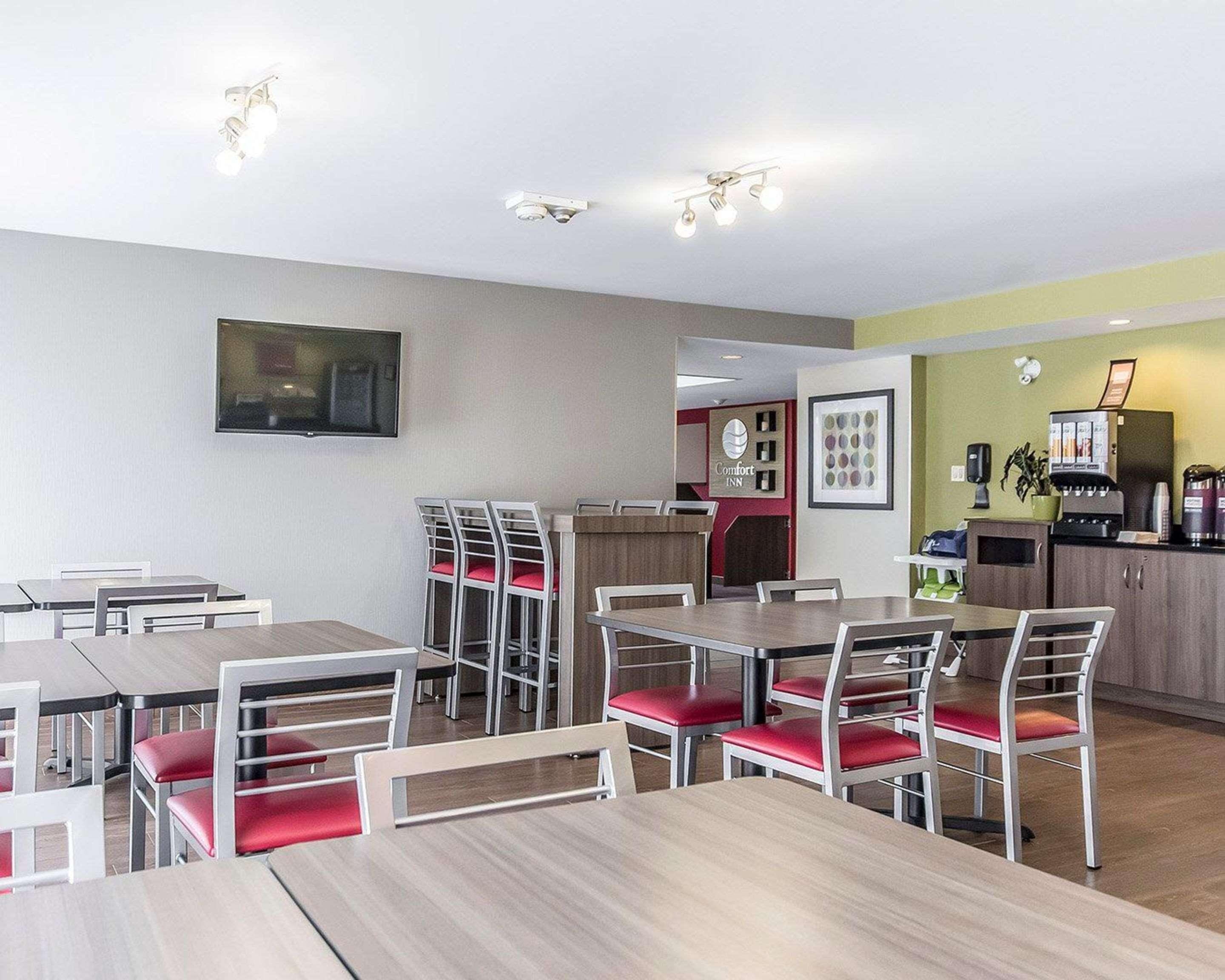 Comfort Inn Ривьер-дю-Лу Экстерьер фото