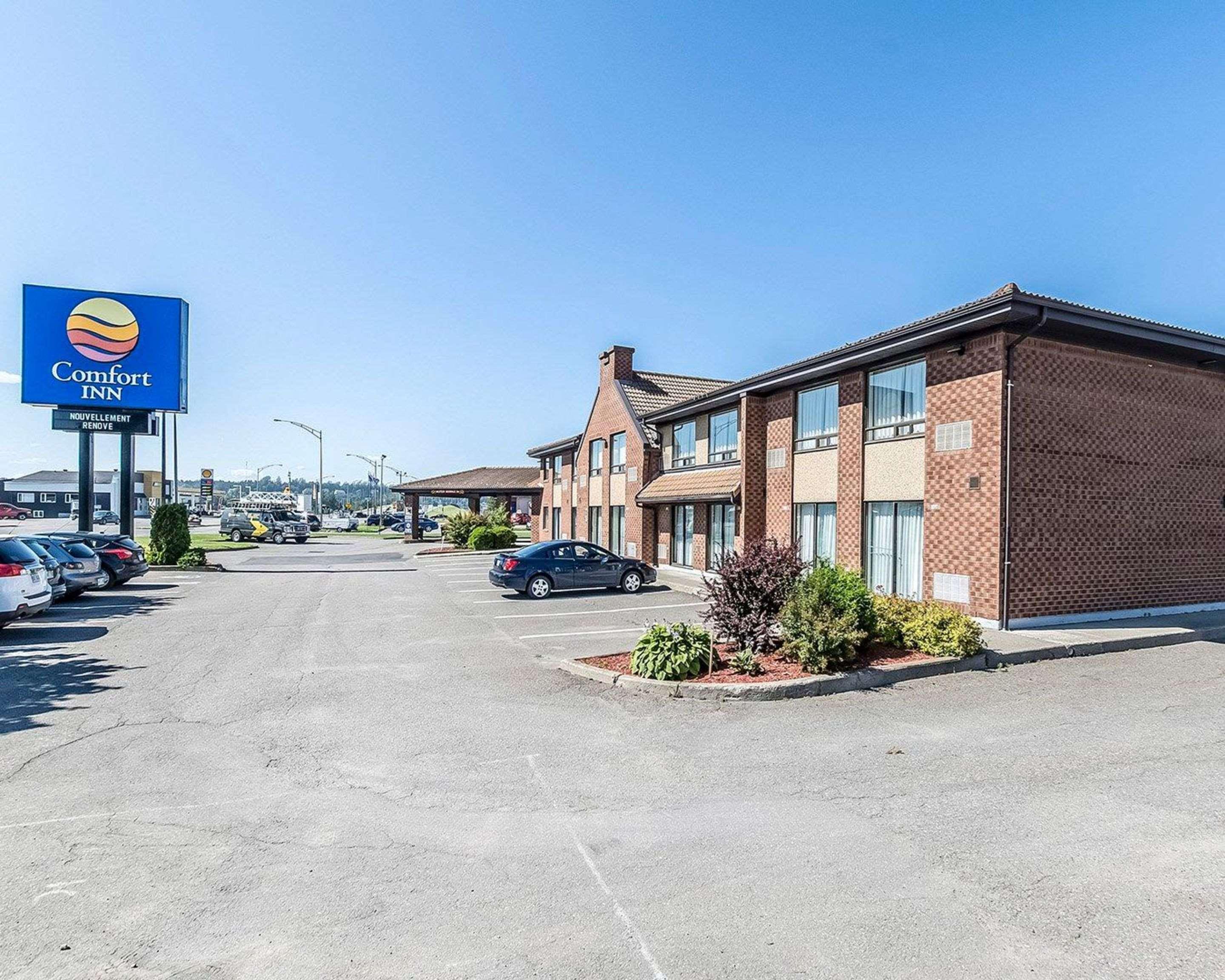 Comfort Inn Ривьер-дю-Лу Экстерьер фото